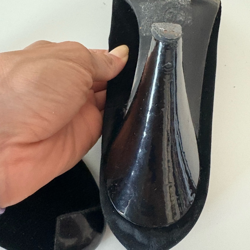 Black Velvet and leather Chanel Shoes - Picture 4 of 5